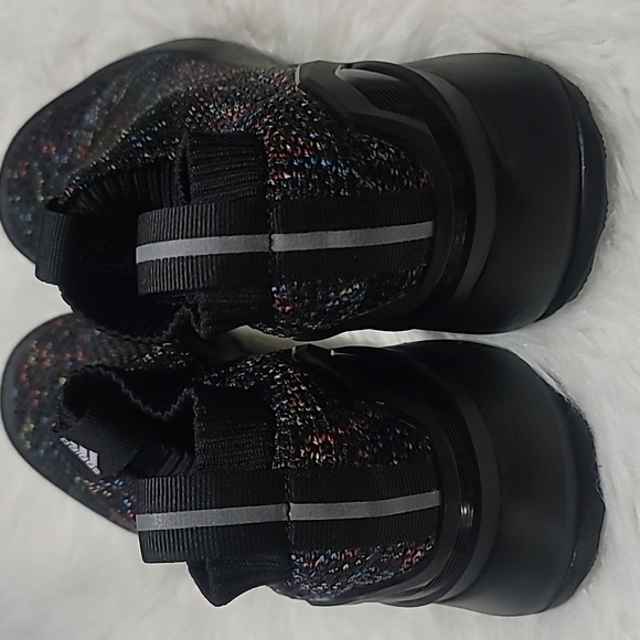 Addias - Picture 3 of 5